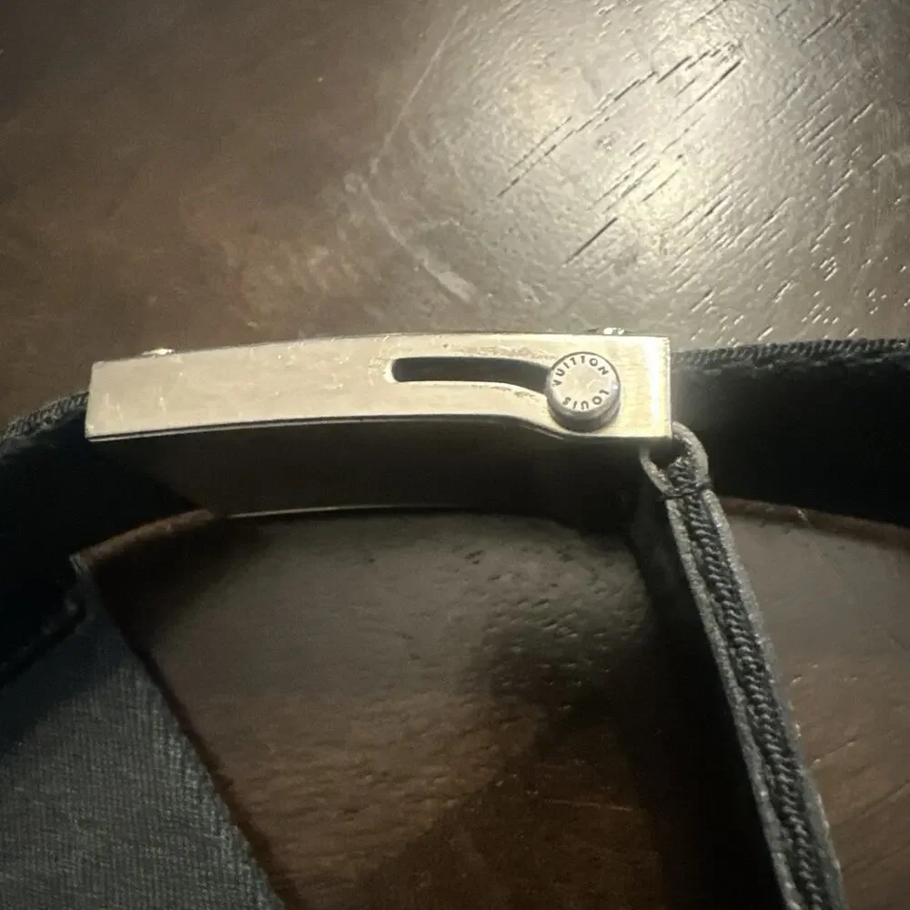 AUTHENTIC LOUIS VUITTON SANTUR BENGALE BELT M9801 LV 90 36 (fits 30-32” waist)